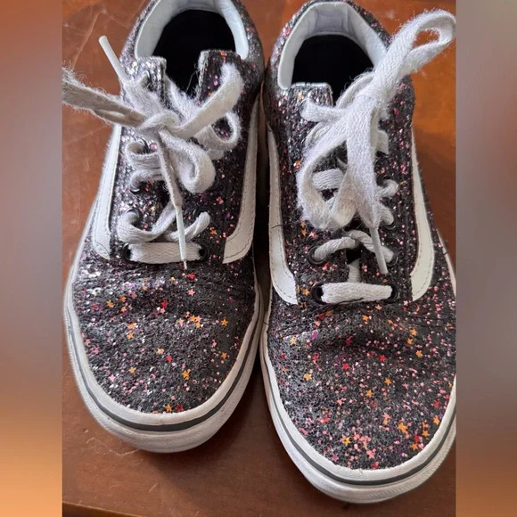 Vans - Picture 3 of 7